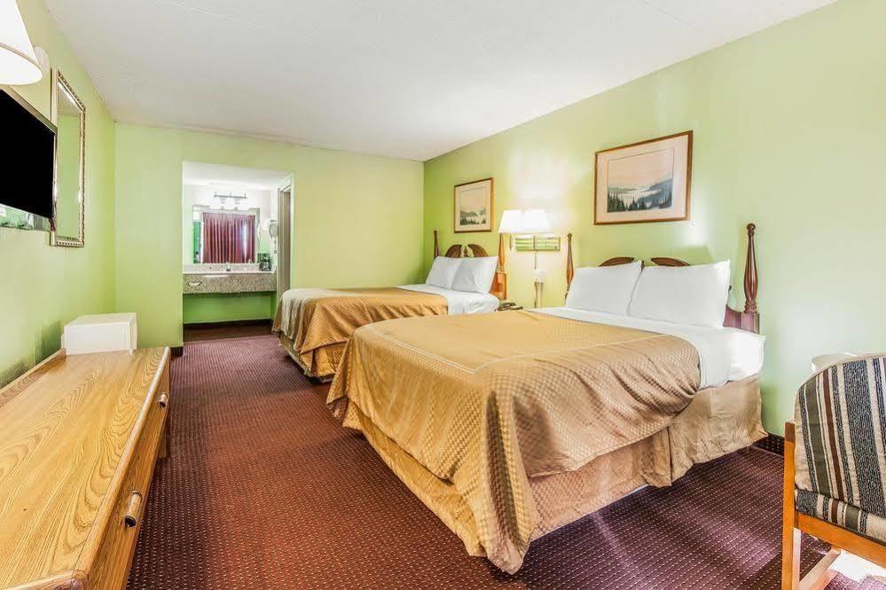 Rodeway Inn Renfro Valley Mount Vernon Exterior foto
